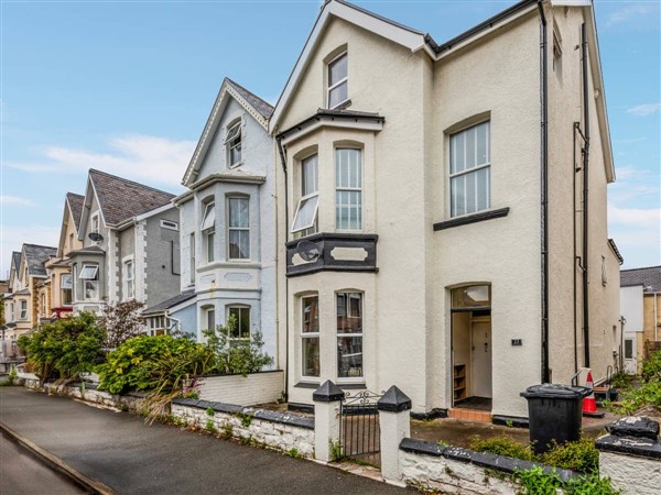 Sea Shore Flat in Gwynedd