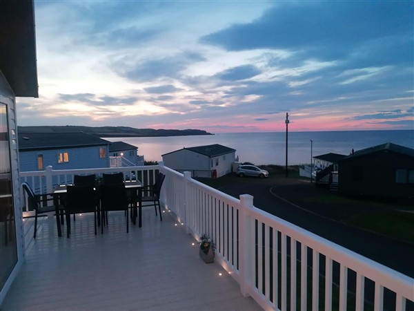 Seaside Lodge Retreat, 