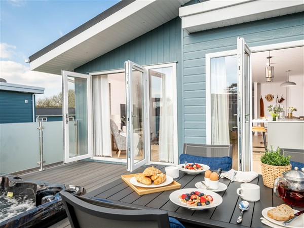 Sennen 3 Spa (Pet), 