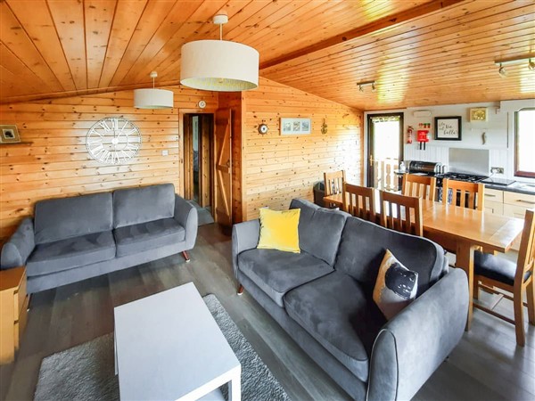 Shallowtree Retreats - Brownslade Imperial Lodge in Dyfed