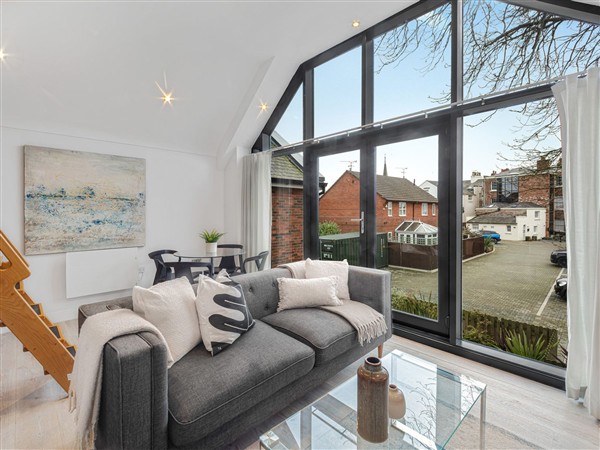 Southview Apartment, 
