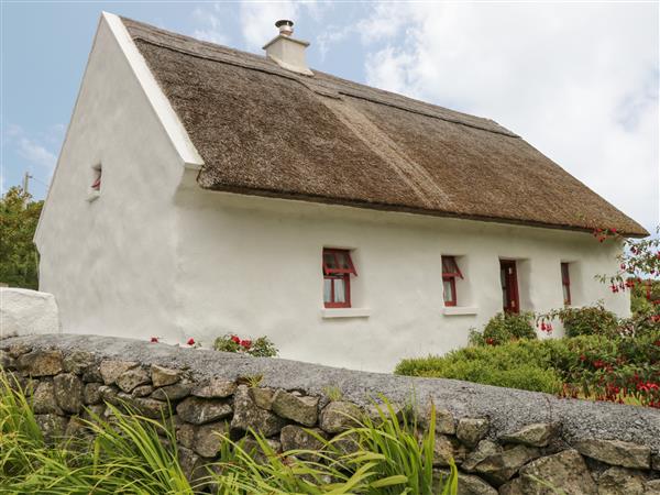 Spiddal Thatch Cottage in Galway