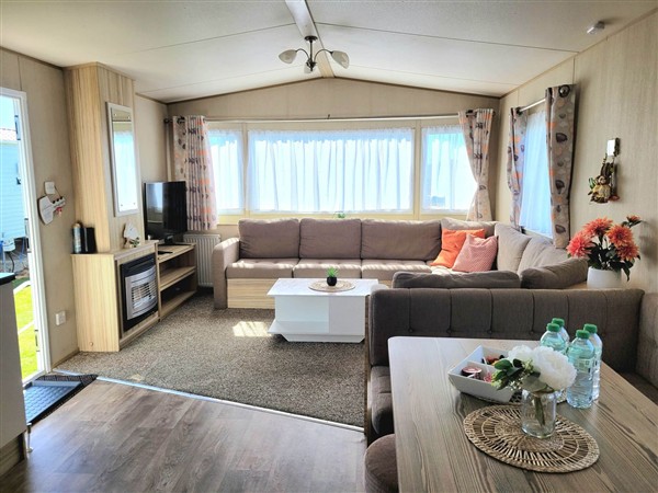 St Osyth- Sleeps8-freeparking-wifi-holidaypark in Essex