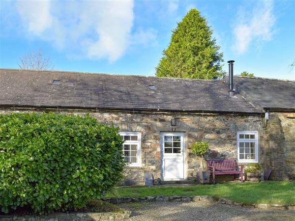 Stable Cottage in Ivy Court Cottages, Llys-y-Fran, Dyfed