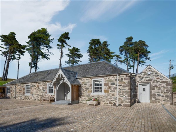 Stables Cottage in Logiealmond, near Crieff, Perthshire