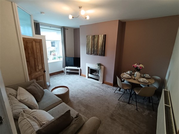 Steam View Cottage in West Yorkshire