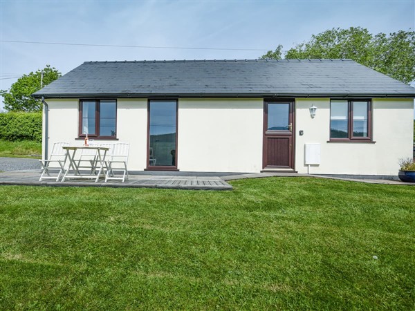 Sunny Cottage in Powys