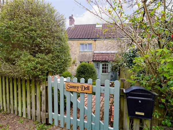 Sunny Dell Cottage in Greenham near Bridport, Dorset