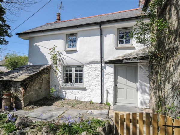 Sunrise Cottage in St Kew Highway near Wadebridge, Cornwall
