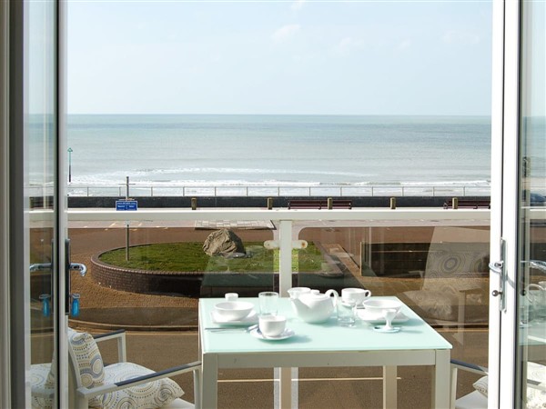 Sunset Bay Beach House in Gwynedd