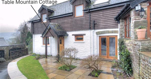 Table Mountain Cottage in Usk & Wye Valley, Powys