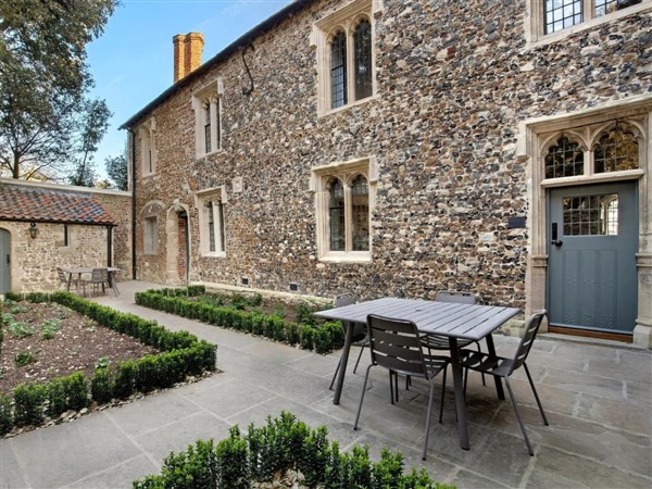 Tarnshade Cottage in Essex