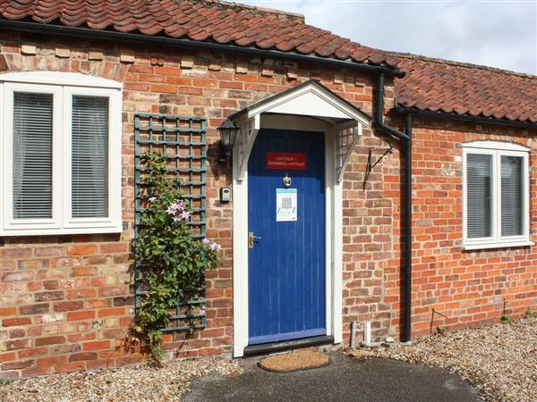 The Bell Hotel Cottages - Doorbell Cottage in Burgh le Marsh, near Skegness, Lincolnshire