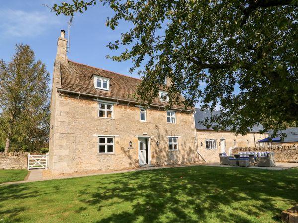 Large holiday cottages in Cambridgeshire - There are 13 large cottages ...