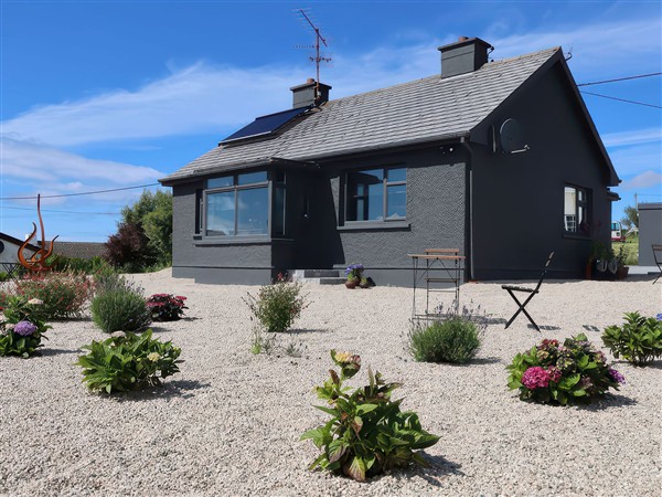 The Garden Cottage and Carriage House - Donegal