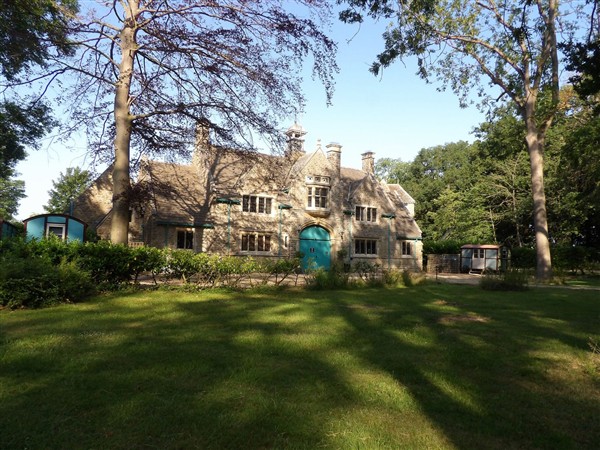 The Lady Rothschild Stables, 