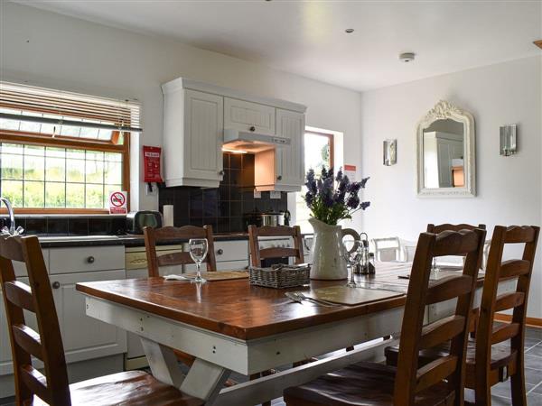 The Lodge Ref UK11986 In Beckley Near Rye Pet Friendly Cottage 