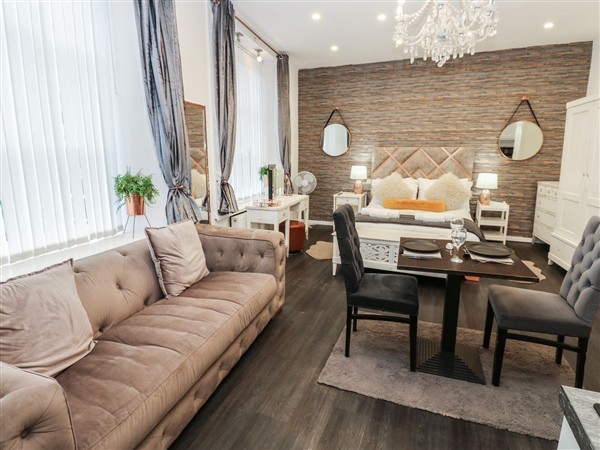 The Railway Apartment, 