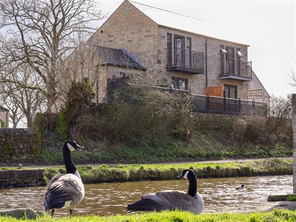 The Swans Nest Lock View - North Yorkshire