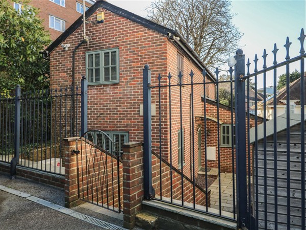 Tiffanys Coach House, 