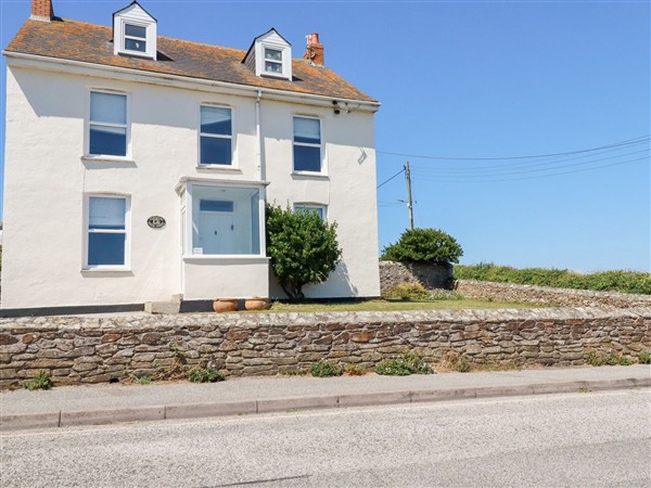Tregundy Farmhouse - Cornwall