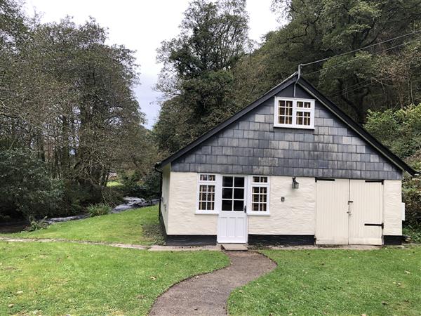 Tucking River Lodge in Devon