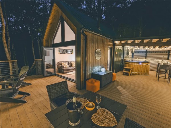 Ty Nant Treehouse in Gwent