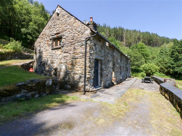 Ty Newydd, 