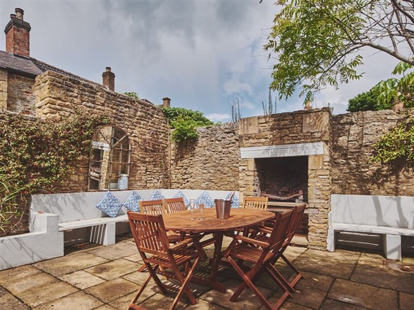 Valley Cottage in Gloucestershire