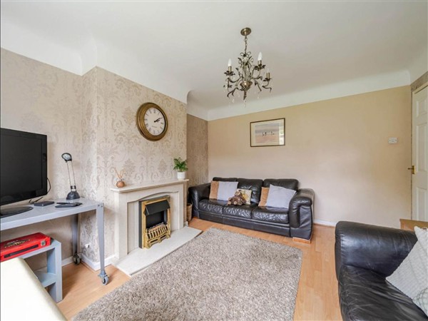 Village retreat with canal walk into Chester in Cheshire
