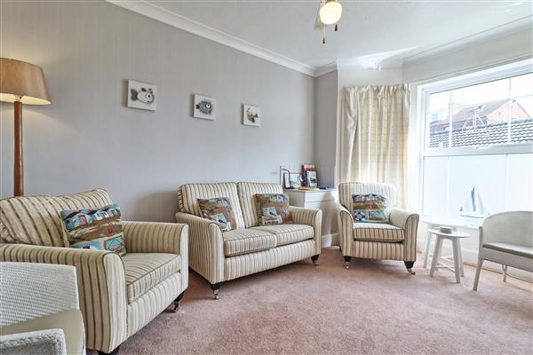 Walton Beach Holiday Lets - First Floor Apartment in Walton on the Naze, Essex