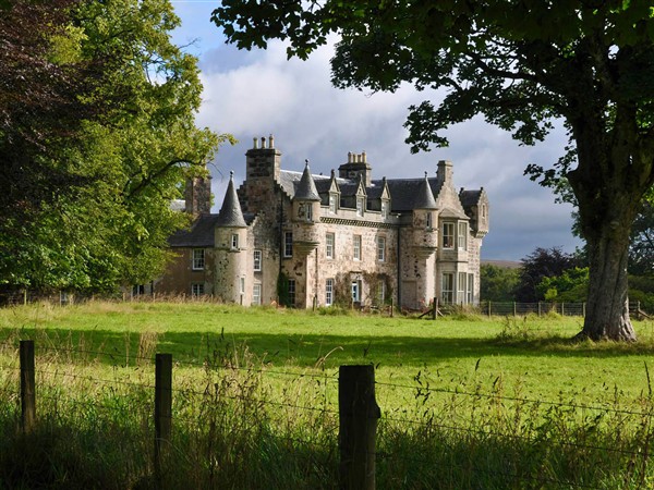 Wardhill Castle, 
