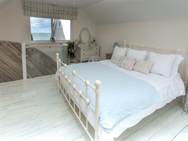 Waterfront Retreat in Yarmouth, Isle of Wight
