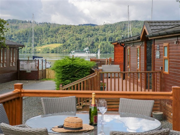 Waterside Lodge - Cumbria