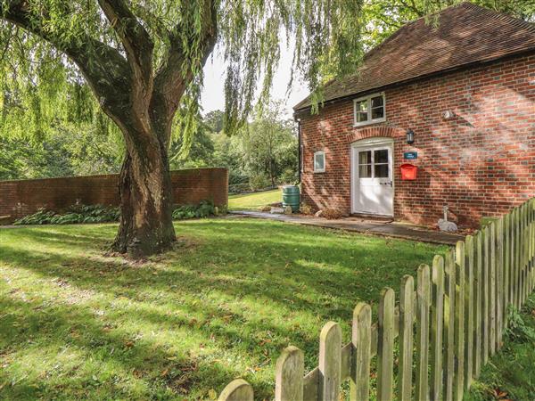 Weir Cottage in Broomfield near Hollingbourne, Kent