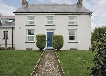 West Tarr Cottage in St Florence, near Tenby, Pembrokeshire - Dyfed