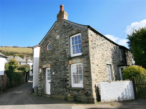 White Pebble Cottage in Cornwall