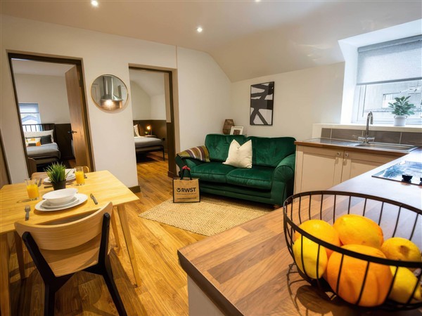 White Willow Apartment, 