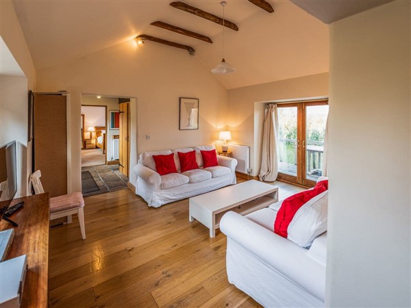 Whitley Cottages - Whitley Coach House in Wiltshire