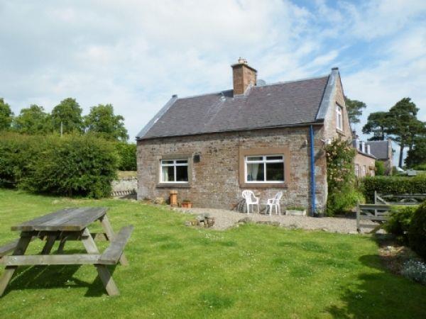 Falla Farmhouse in Jedburgh, Roxburghshire sleeps 6