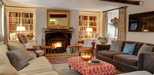 Woodmancote Farmhouse in Nr Cirencester, Gloucestershire