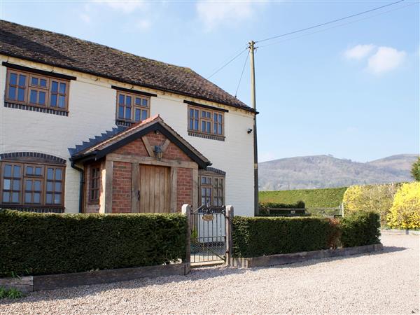 Yew Tree Cottage in Worcestershire